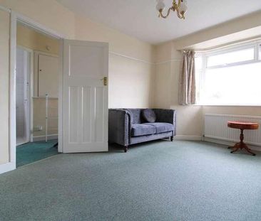 Strafford Gate, Potters, EN6 - Photo 2