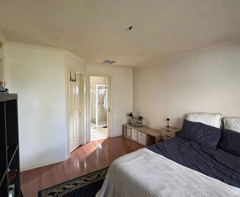 Point Cook - Photo 1