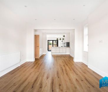 4 bedroom semi-detached house to rent - Photo 4