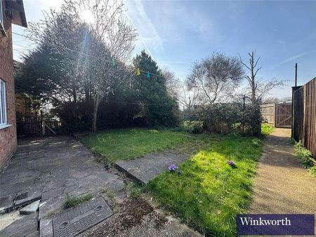 Kenton Lane, Harrow, Middlesex, HA3 - Photo 3