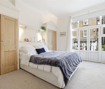 A very well presented one double bedroom flat on the raised ground ... - Photo 4