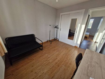 Location Appartement 3 pièces 50m² BOURGOIN JALLIEU 38300 - Photo 4