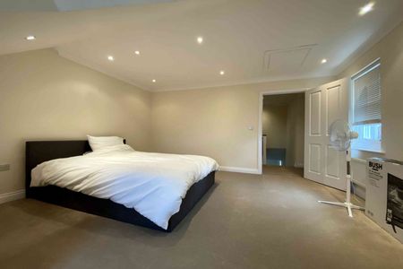 2 Bedroom - Photo 5