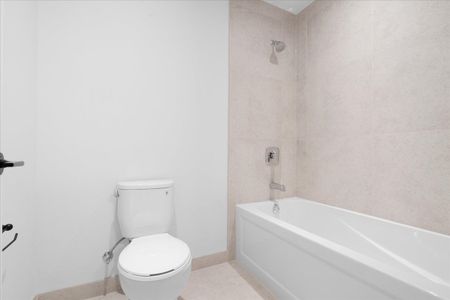 For Lease - 10 Summit Avenue Unit# 1, Toronto, Ontario - Photo 4
