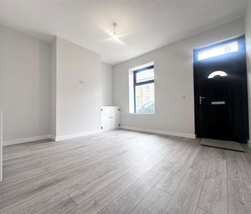 2 bed terraced house to rent in Castle Street, Burnley, BB12 - Photo 1