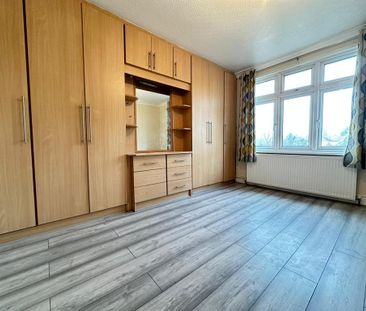 4 bedroom semi-detached house to rent - Photo 5