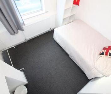S2 - LONDON ROAD - 4 bed Flat. July 2026 - Photo 1