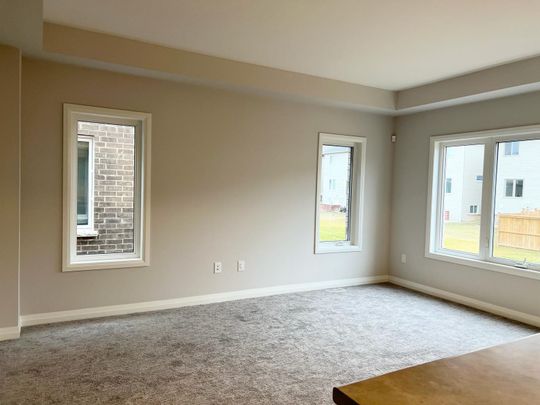 For Lease - 121 ALICIA Crescent, Thorold, Ontario - Photo 1