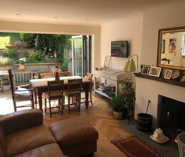 3 bedroom end of terrace house to rent - Photo 2