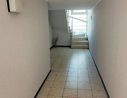 Renovierte 4 Zimmer-Dachgeschosswohnung mit Balkon und Garage in KL-Innenstadt - Photo 1