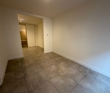 Gerenoveerde studio op het gelijkvloers. - Photo 1