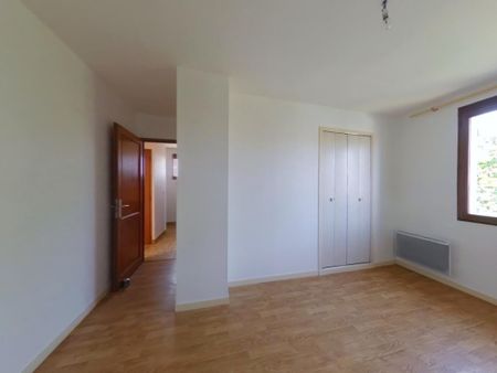 Location Maison 5 pièces 111m² POITIERS 86000 - Photo 3