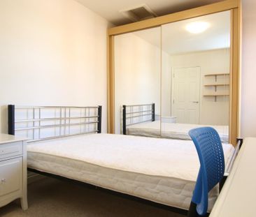 2 bedroom ground floor flat to rent - Photo 2
