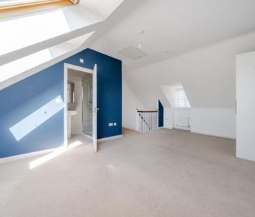 3 bedroom semi-detached house to rent - Photo 3