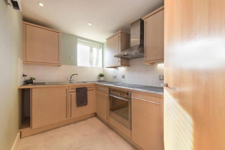 2 bedroom flat to rent - Photo 4