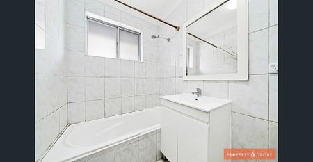 3 Bedroom unit in convenient location - Photo 4