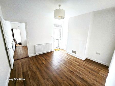 3 bedroom terraced house to rent - Photo 2