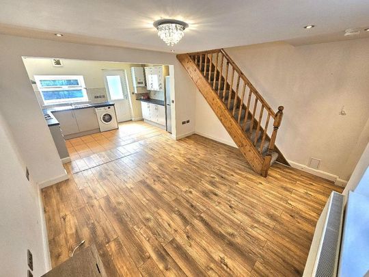 2 bedroom terraced house to rent - Photo 1