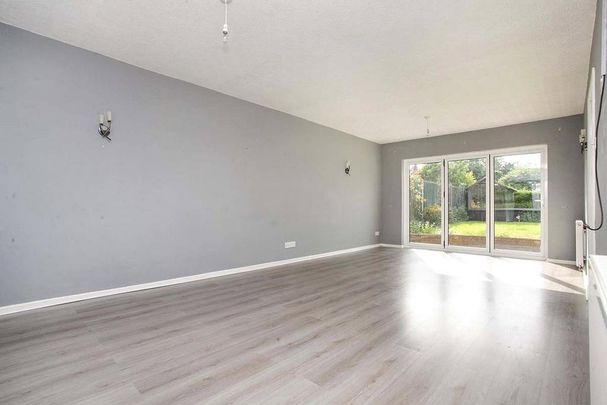 4 bedroom detached house to rent - Photo 1