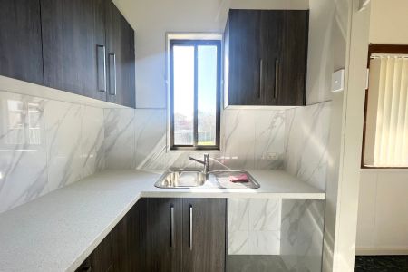 3 BEDROOM HOUSE - Photo 4