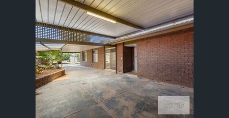 Updated 4 Bedroom Family Home - Photo 2