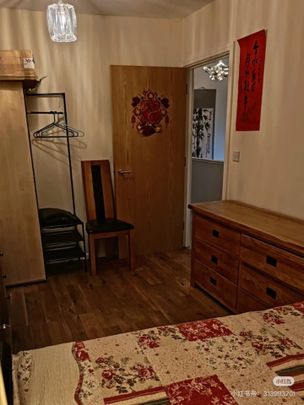 4 Bed Detached House, Morphou Rd, NW7 - Photo 1