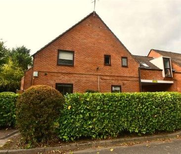 Bedroom Ground Floor Apartment In Godalming, GU7 - Photo 6