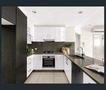 Spacious Two-Bedroom Apartment Close to Nundah Village - Photo 6