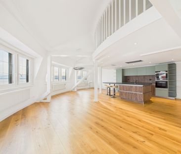 Duplex lumineux et rénové avec vue sur le lac dans la région de Nyon - Photo 2