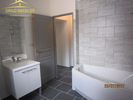 Location Maison 4 pièces 90m² MARS 42750 - Photo 2