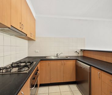 EFFORTLESS LIVING IN THE HEART OF HIGHETT! - Photo 4