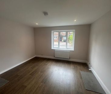 Colburn Crescent, Guildford - 1 bedroomProperty for lettings - Seym... - Photo 6