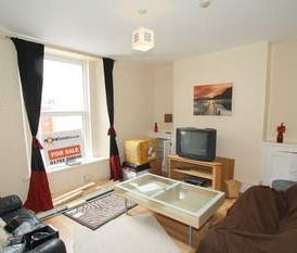 ONLY 4 ROOMS LEFT, close to uni, modern kitchen, large rooms! - Photo 3