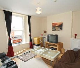 ONLY 4 ROOMS LEFT, close to uni, modern kitchen, large rooms! - Photo 1