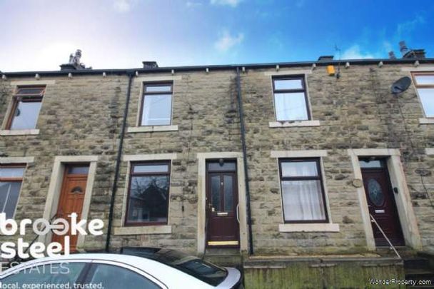 2 bedroom property to rent in Bacup - Photo 1