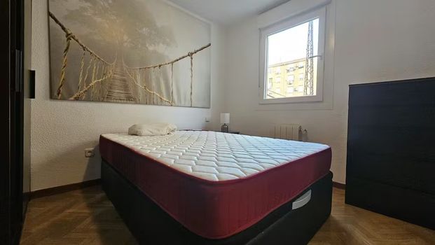 Calle de Nuestra Señora del Villar, Madrid, Community of Madrid 28017 - Foto 1