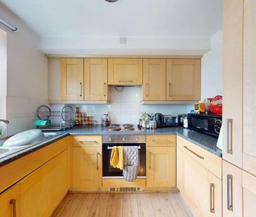 2 bedroom flat to rent - Photo 5