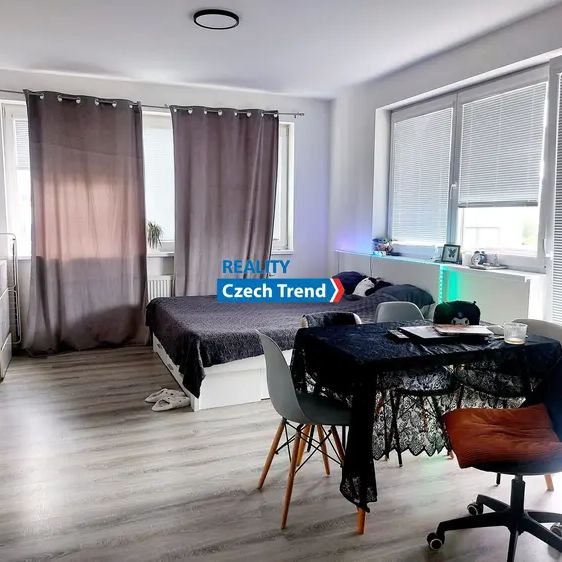 Pronájem bytu 1+kk s balkónem, 37 m - Photo 1