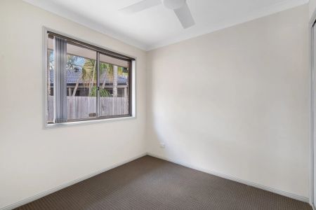 Family Home in Quiet Cul-de-sac with Air Conditioning - Photo 4