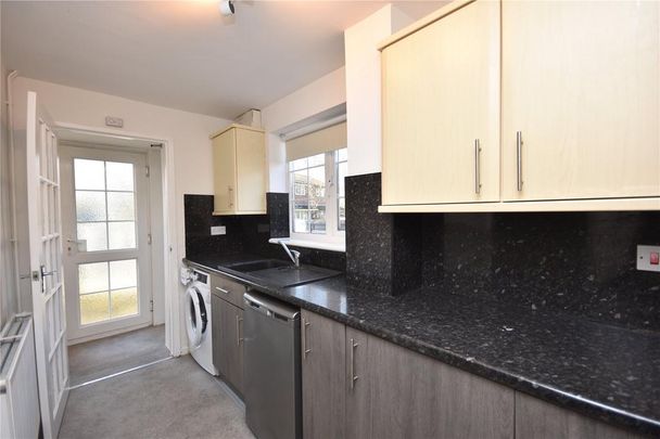 2 bedroom terraced house to rent - Photo 1