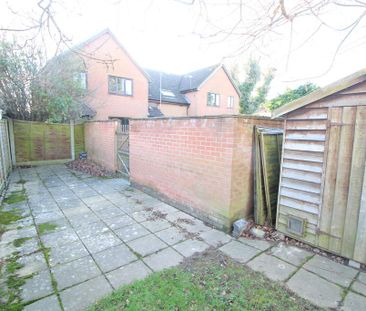 2 bedroom semi-detached house to rent - Photo 6