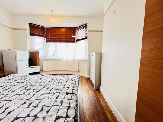 1 bedroom in a house share to rent - Photo 1