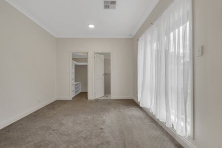 6 Saxon Street, Clovelly Park SA 5042 - House For Rent | Domain - Photo 4