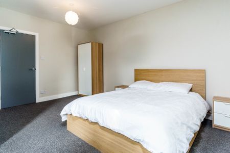 1 Bedroom | Flat 2, 10 Queen Anne Terrace, PL4 8EG - Photo 3