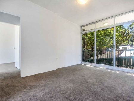FANTASTIC TWO BEDROOM APARTMENT WITH TWO BALCONIES - Photo 2