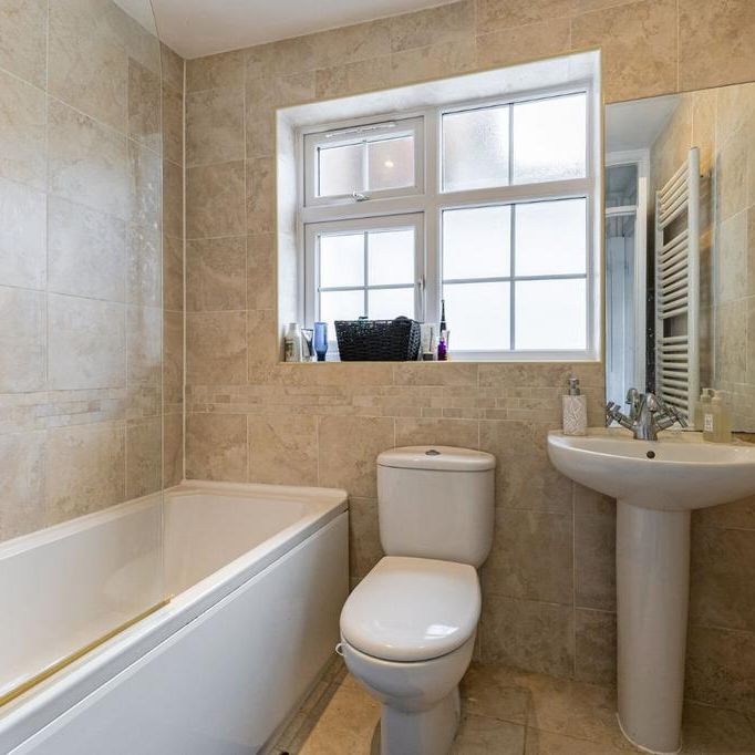 3 bedroom terraced house to rent - Photo 1