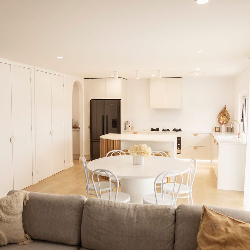 Stunning Botanic Beauty – Your Peaceful Picton Retreat Awaits! - Photo 1