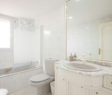 Carrer de Jesús, Valencia, Valencian Community 46007 - Photo 4