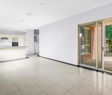 5 Bedrooms + study - Photo 1