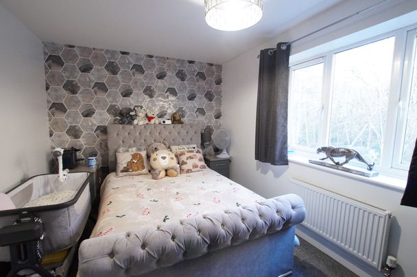 2 bedroom Mid Terraced House to let - Photo 1